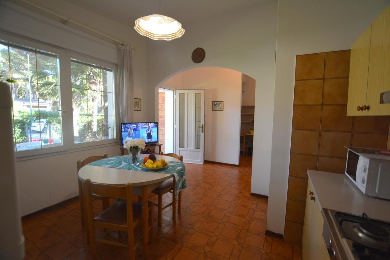 Villa A Lignano Con 2 Camere E Giardino Λινιάνο Σαμπιαντόρο Εξωτερικό φωτογραφία