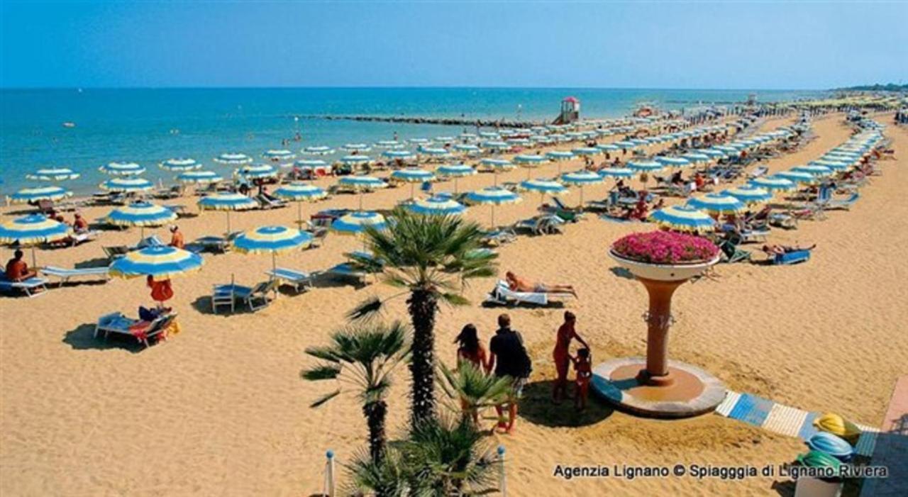 Villa A Lignano Con 2 Camere E Giardino Λινιάνο Σαμπιαντόρο Εξωτερικό φωτογραφία
